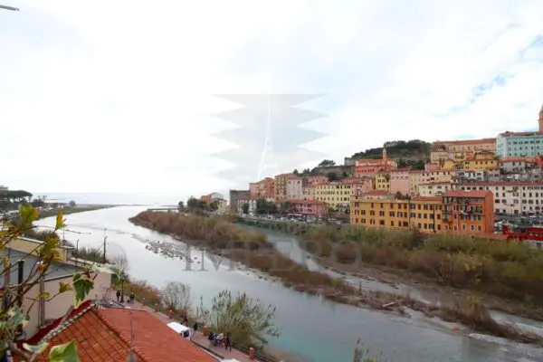 Quadrilocale via Aprosio 2, Ventimiglia
