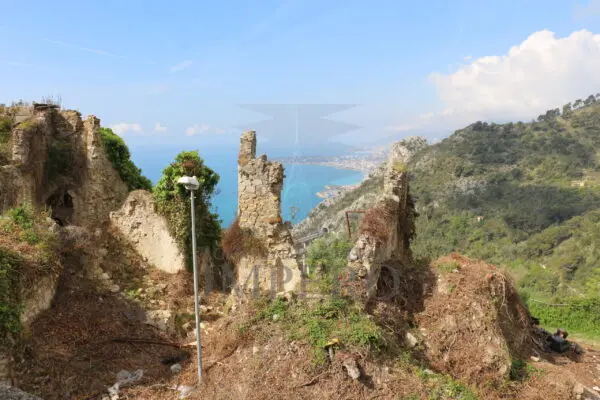 Area Verde via Case Gina 13, Ventimiglia