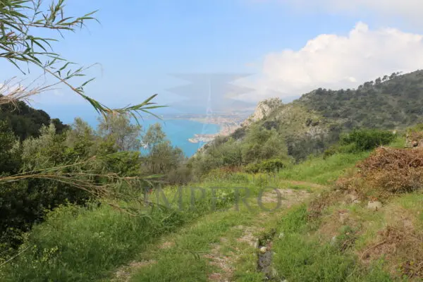 Area Verde via Case Gina 13, Ventimiglia