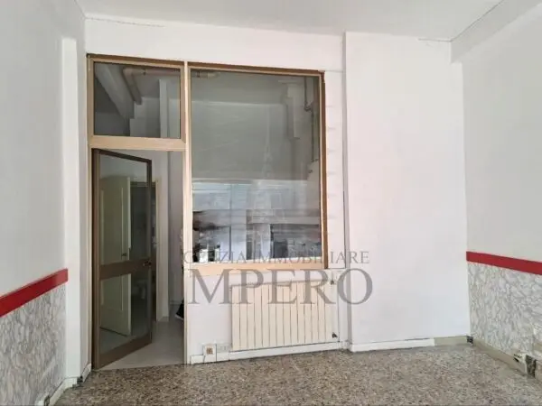 Immagine per Locale commerciale in affitto a riscatto a Vallecrosia via Colonnello Aprosio 105
