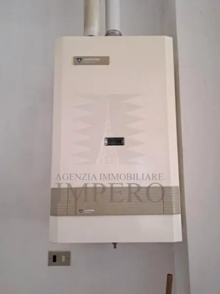 Immagine per Locale commerciale in affitto a riscatto a Vallecrosia via Colonnello Aprosio 105