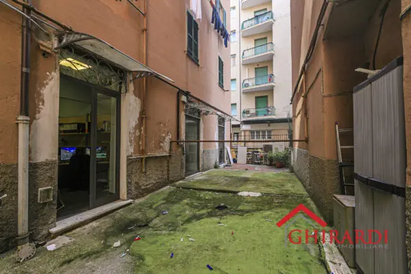 Negozio via Vado, Sestri Ponente, Genova