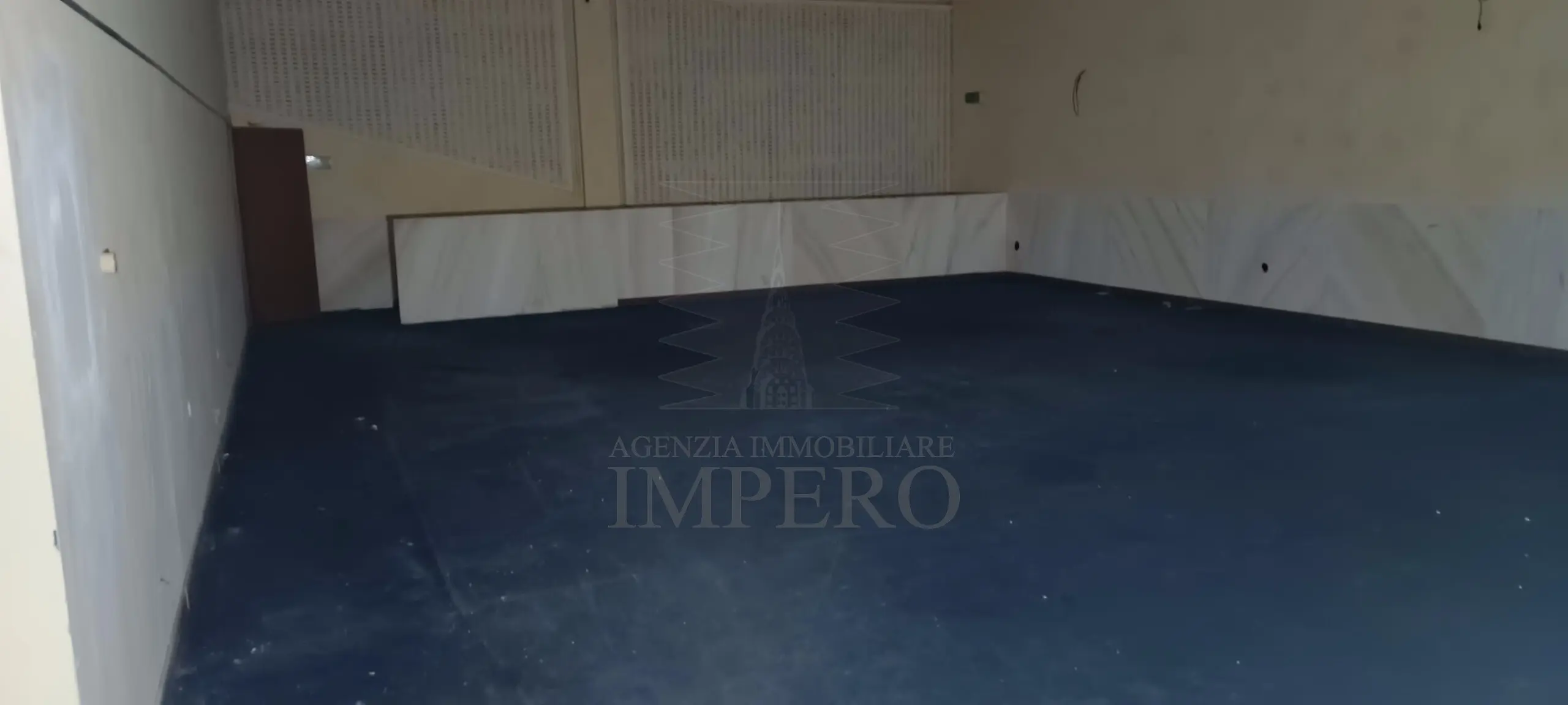 Immagine per Locale commerciale in vendita a Ventimiglia via Filippo Turati 20