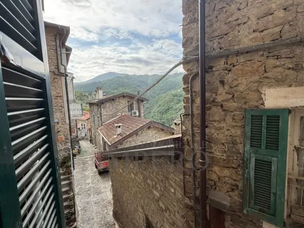 Bilocale via Roma 7, Apricale