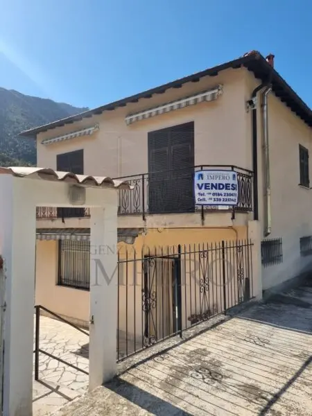 Villa Bifamiliare via Nazionale 20, Airole