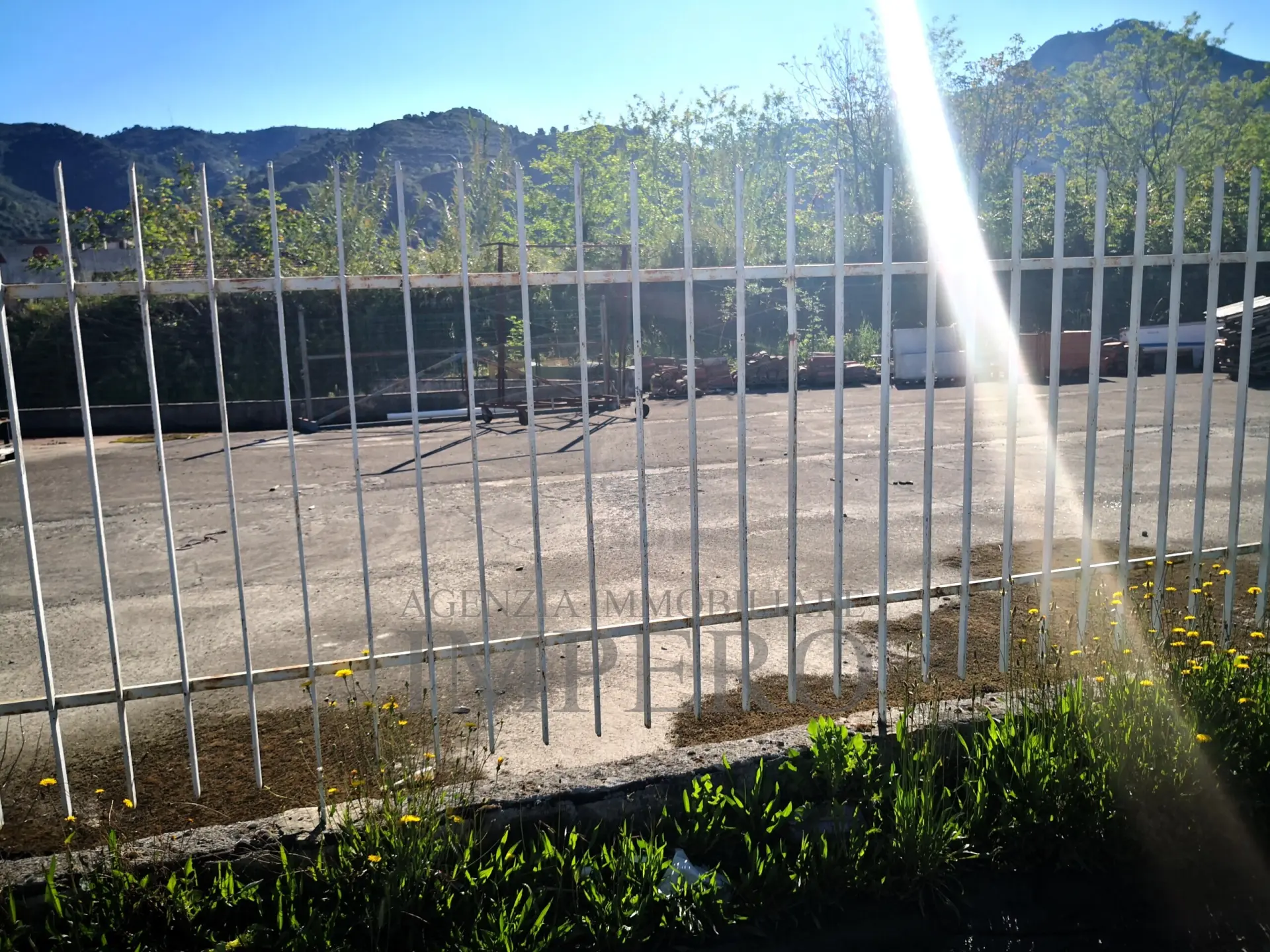 Immagine per Magazzino in vendita a Ventimiglia via Maneira SNC