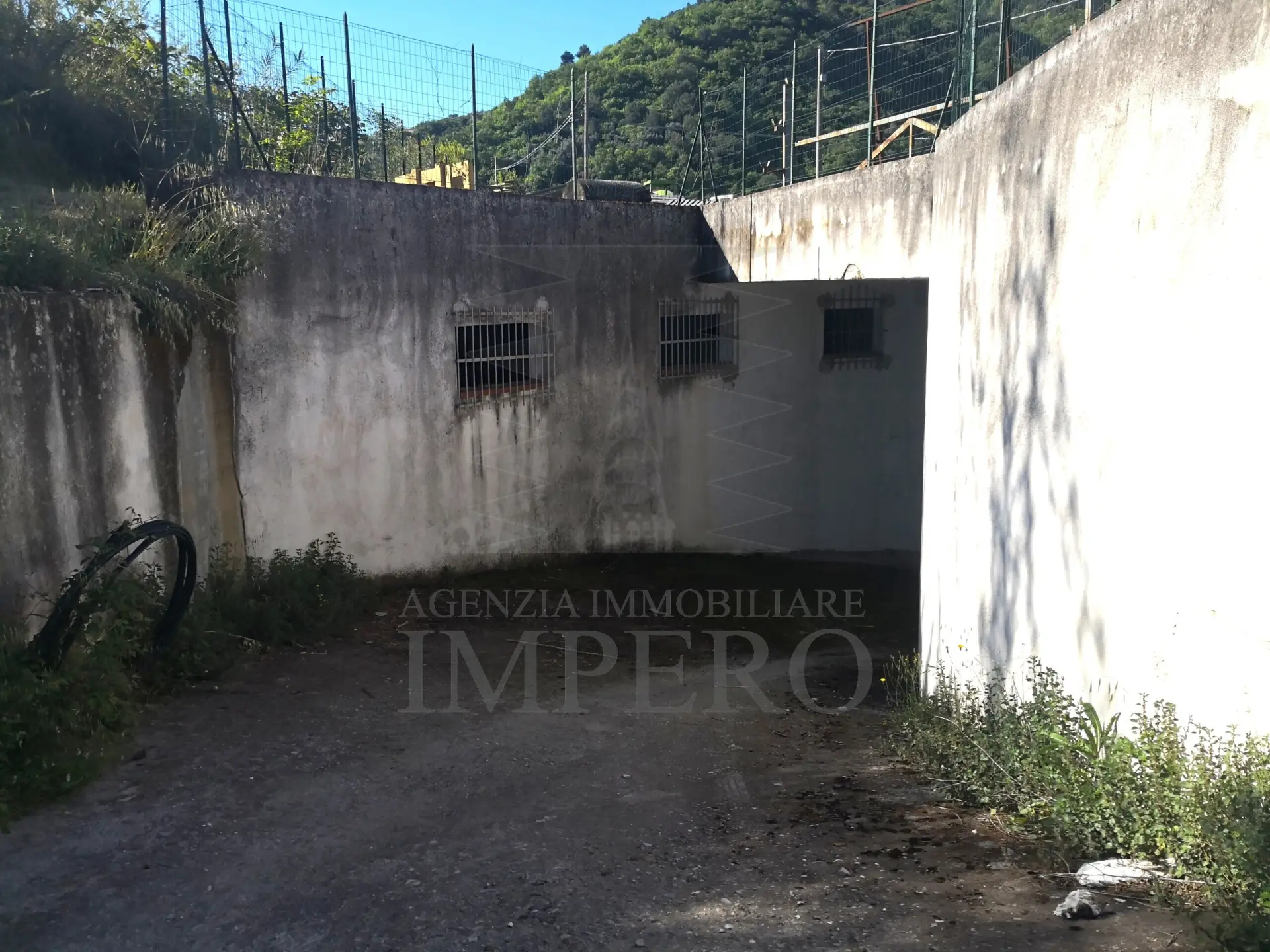 Immagine per Magazzino in vendita a Ventimiglia via Maneira SNC