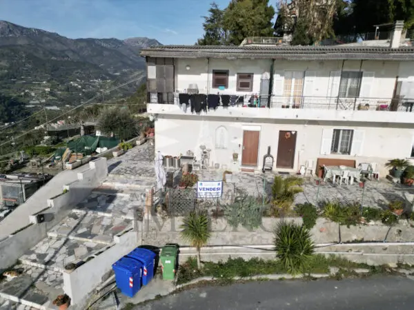 Immagine per Porzione di casa in vendita a Ventimiglia via Località Peidaigo 67