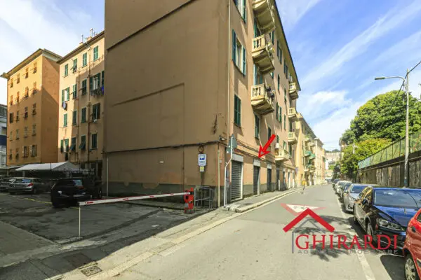 Immagine per Magazzino in vendita a Genova via Vado