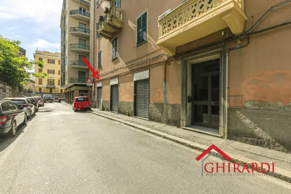Immagine per Magazzino in vendita a Genova via Vado