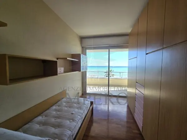 Appartamento via Lungomare Varaldo 67, Ventimiglia