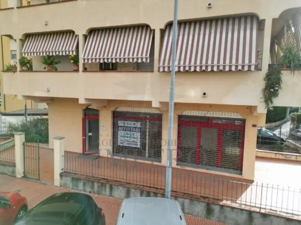 Immagine per Negozio in vendita a Ventimiglia via Papa Giovanni Xxiii 1