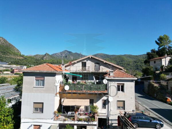 Quadrilocale via Edmondo De Amicis 47, Ventimiglia