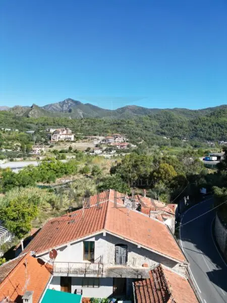 Quadrilocale via Edmondo De Amicis 47, Ventimiglia