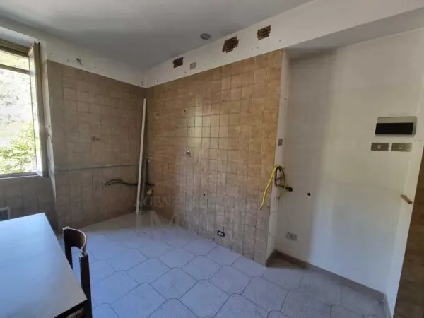 Quadrilocale via Edmondo De Amicis 47, Ventimiglia