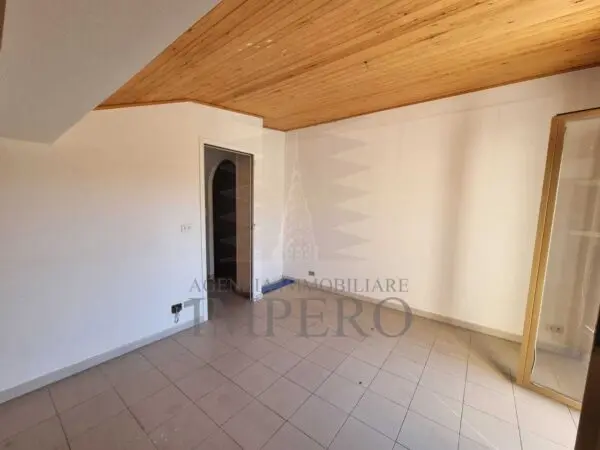 Quadrilocale via Edmondo De Amicis 47, Ventimiglia