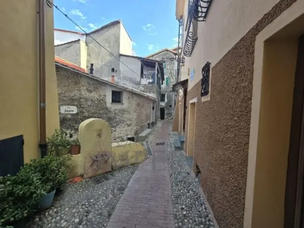 Bilocale via Salita Alle Mura 30, Ventimiglia