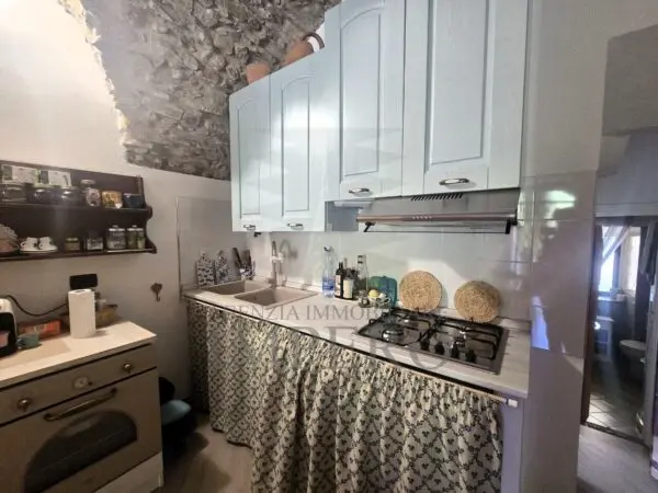 Porzione Di Casa via Felice Cascione 19, Ventimiglia