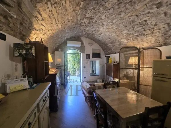 Porzione Di Casa via Felice Cascione 19, Ventimiglia