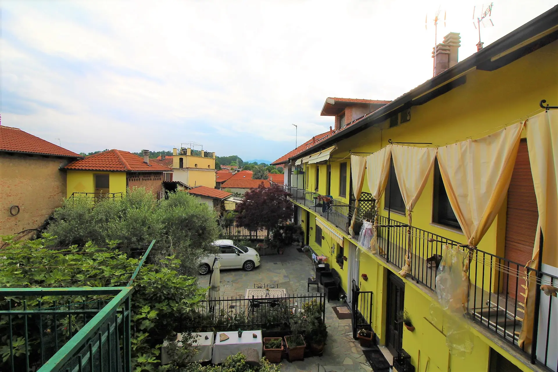 Immagine per ALPIGNANO CENTRO – Ultimo Piano con Ampio Terrazzo e Zero Spese Condominiali