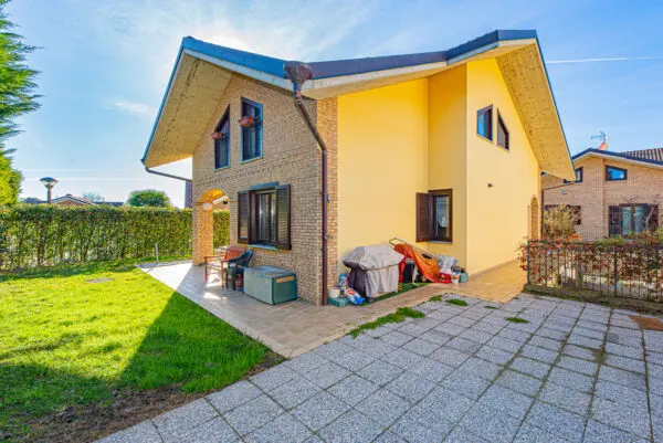 Villa via San Gillio, Givoletto