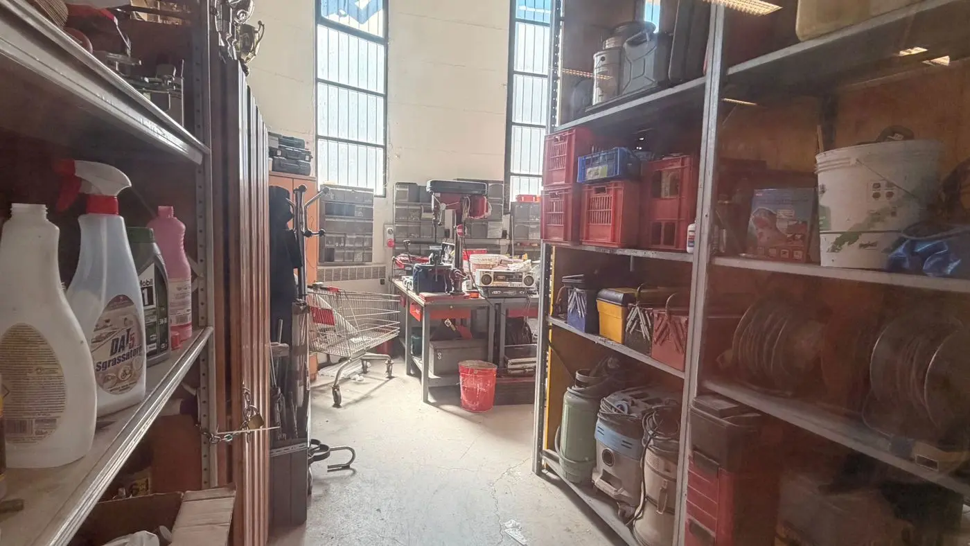 Immagine per Magazzino in vendita a Grugliasco via Giacomo Leopardi 1