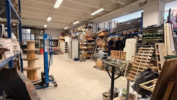 Magazzino via Giacomo Leopardi 17, Grugliasco