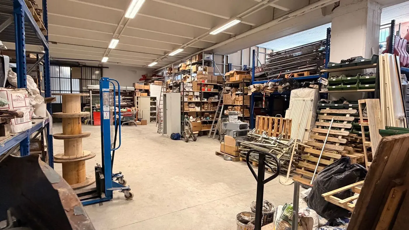 Immagine per Magazzino in vendita a Grugliasco via Giacomo Leopardi 1