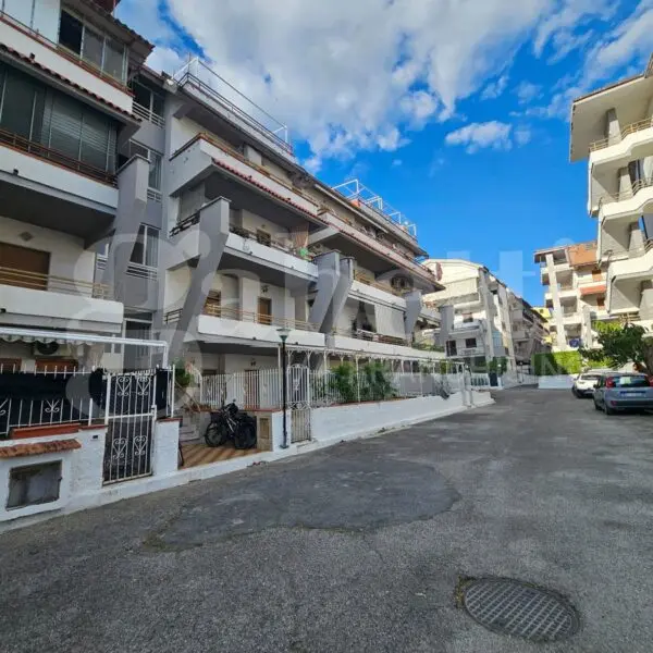 Appartamento via Pitagora 2, Scalea