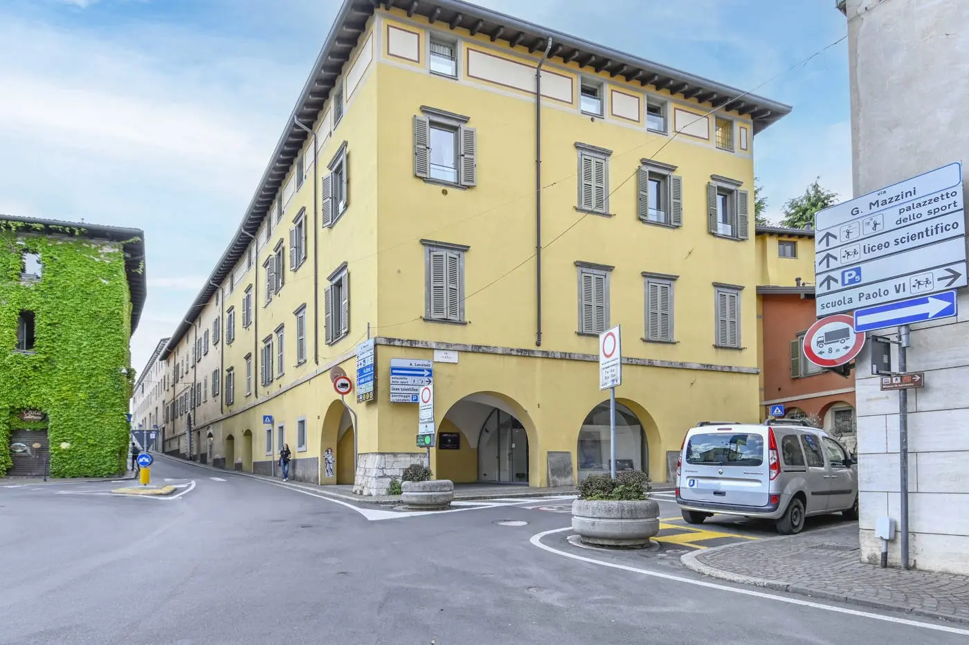 Immagine per Ufficio in vendita a Alzano Lombardo via Antonio Locatelli 1