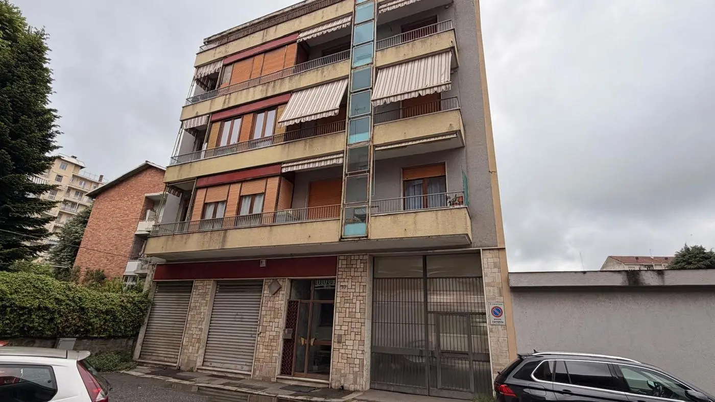 Immagine per Negozio in vendita a Torino via Bellardi 11