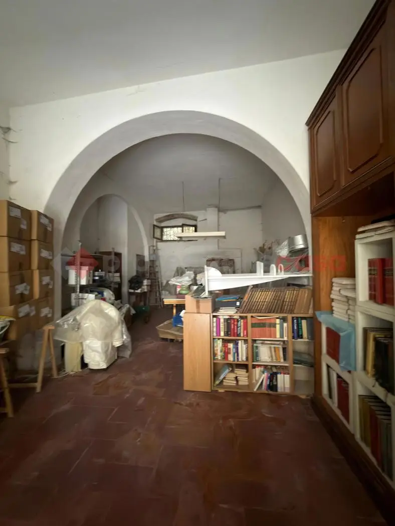Immagine per Magazzino in vendita a Arezzo via Giuseppe Mazzini