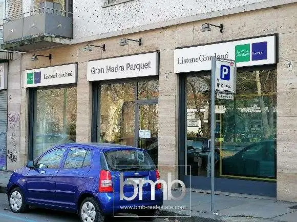 Negozio corso Casale 44, Torino