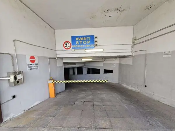 Posto Auto via Pessinetto 13, Torino