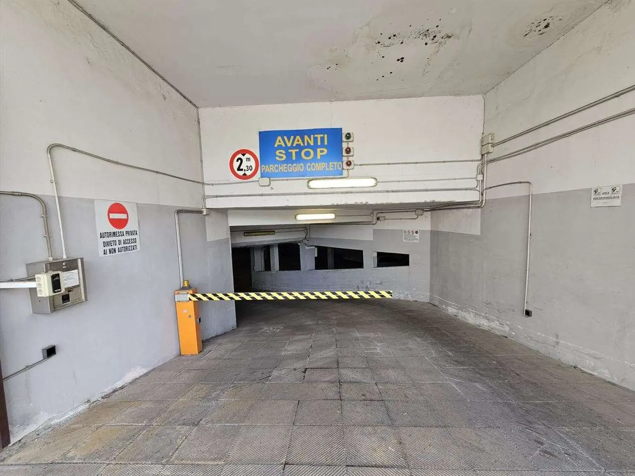 Immagine per Posto Auto in vendita a Torino via Pessinetto 13