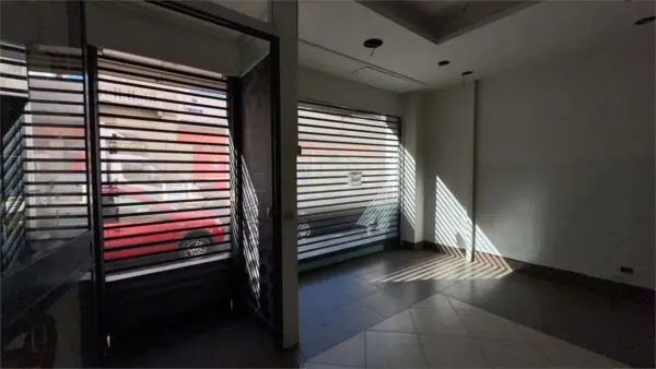 Negozio via San Donato 8, Torino
