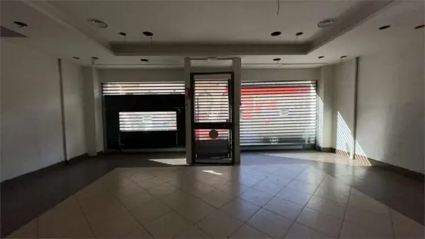Negozio via San Donato 8, Torino
