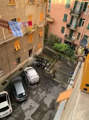 Appartamento via Currò 12, Genova