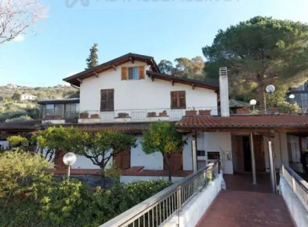 Villa strada Privata Delle Rose Snc, Diano San Pietro