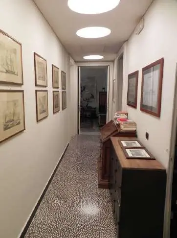 Appartamento via Roma 11, Genova