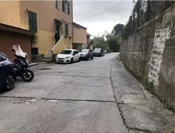 Appartamento via Rollino 35, Genova