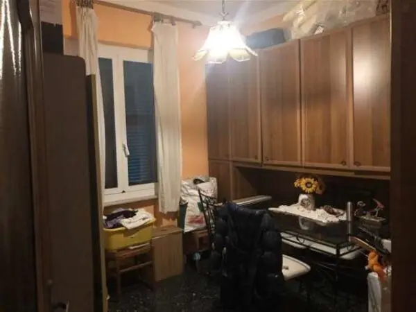 Appartamento via Rollino 35, Genova
