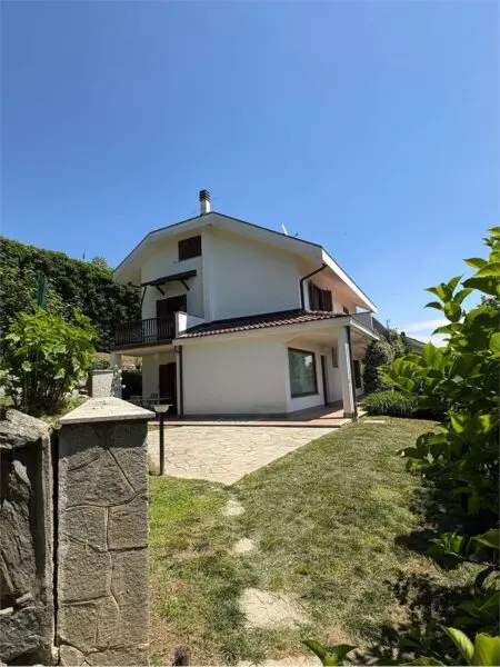 Villa strada Scaravaglio 68/10, Rivoli