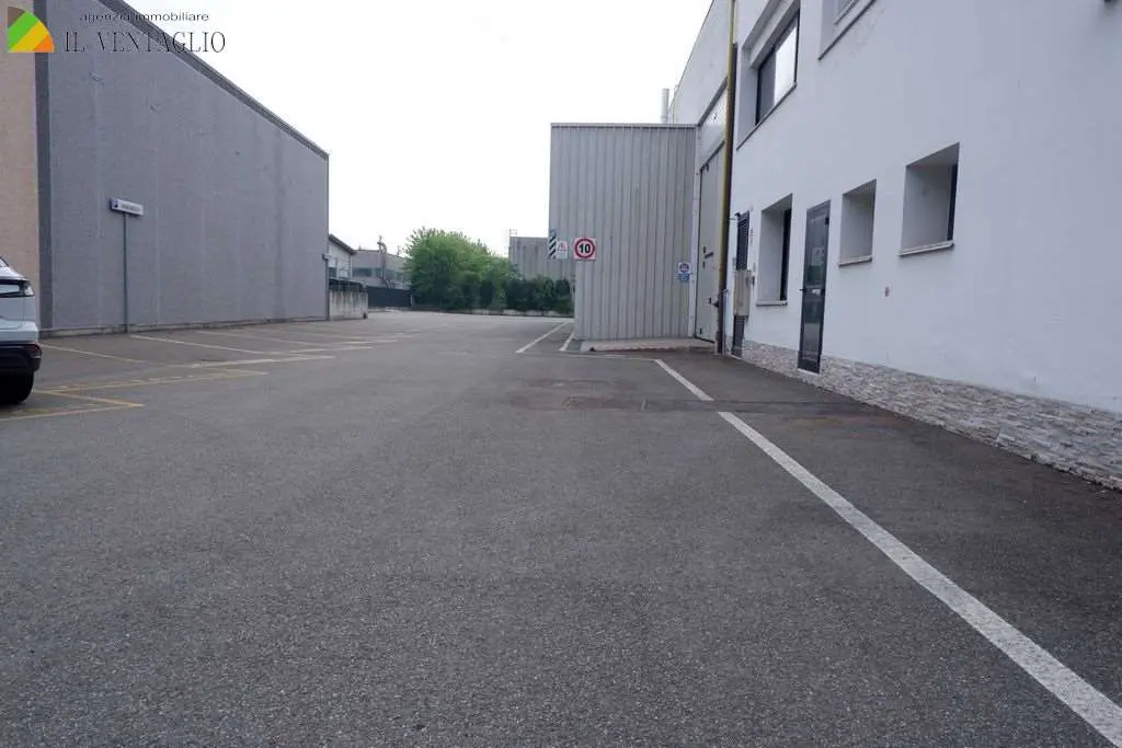 Immagine per Capannone in vendita a Fiorano Modenese