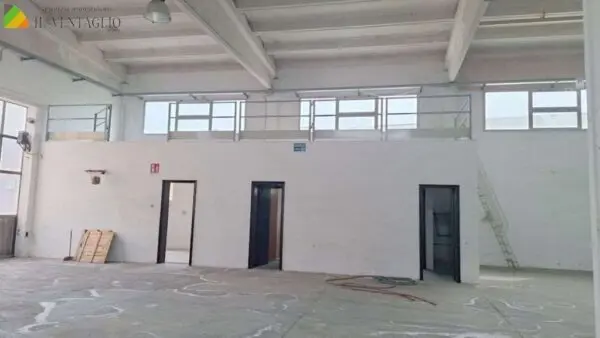 Capannone Modena