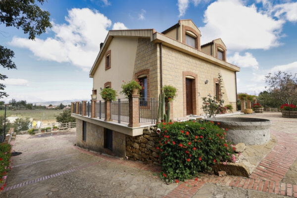 Villa strada Comunale Gazzana, Calascibetta