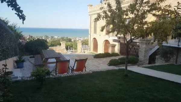 Villa via San Pietro 18, Tortoreto