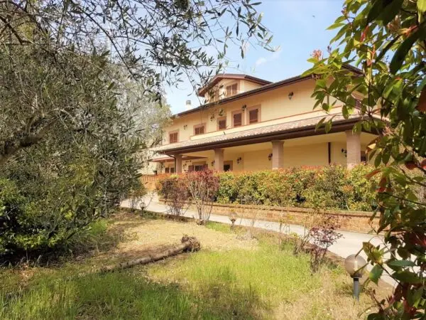 Villa via Mirabilii 16b, Campli