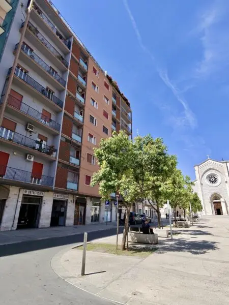 Capannone via Scipione Crisanzio 230f, Bari