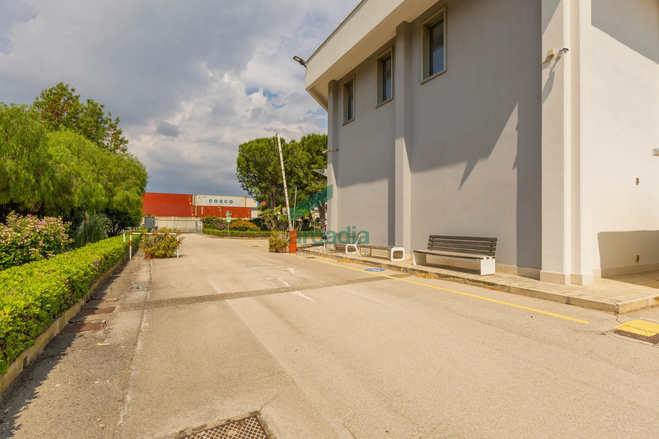 Immagine per Industriale in vendita a Modugno via Dei Gigli 21